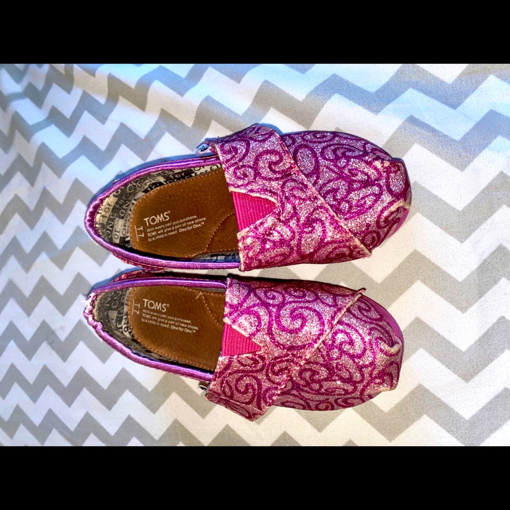 Toddler toms shoes